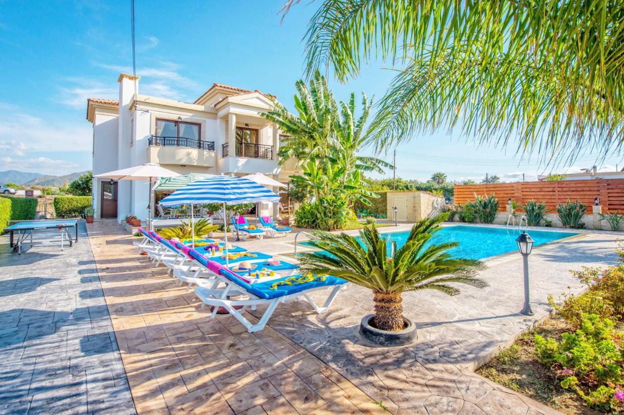 Dora' S Villa 阿尔加卡 外观 照片
