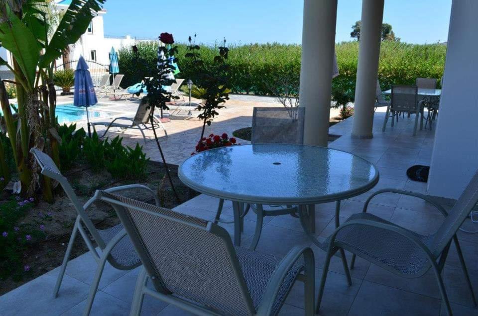 Dora' S Villa 阿尔加卡 外观 照片